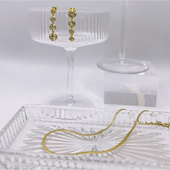 NWT Completed Works 💎 Cubic Zirconia & Gold Asymmetrical Crystal Drop Earrings - Picture 7 of 16